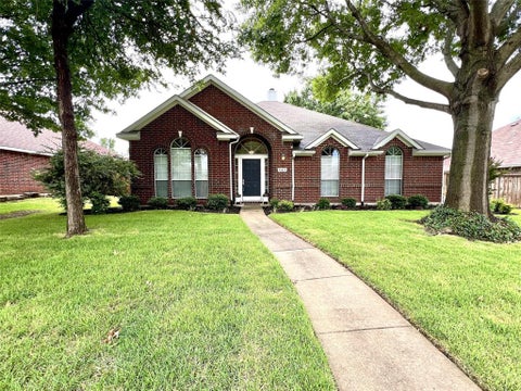 Photo of 11413 Huntington Road, Frisco, TX 75035 (MLS # 21325545)