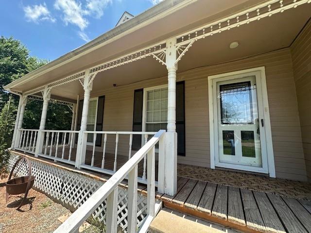 1586 Stainback Road