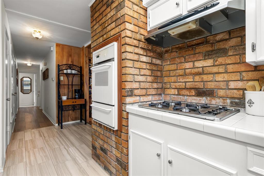 Lake Hlnds Rev - Residential