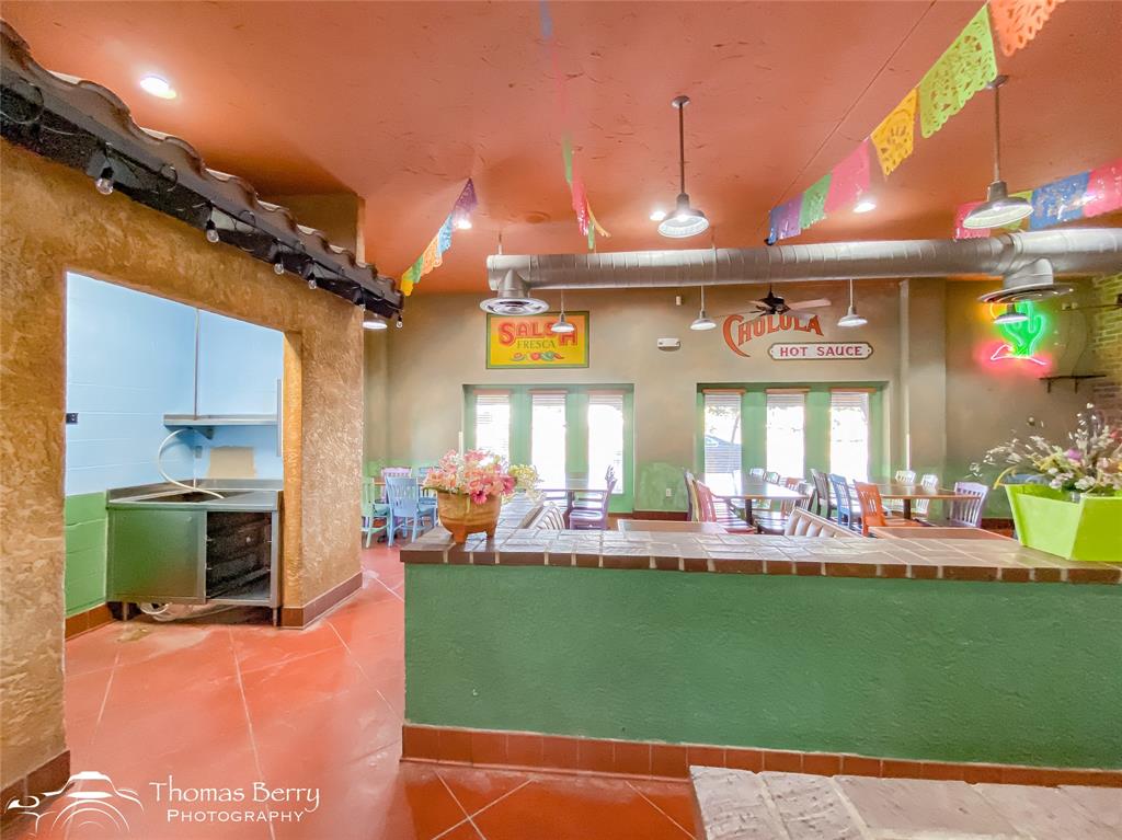 Rhodes Plaza - Commercial Sale