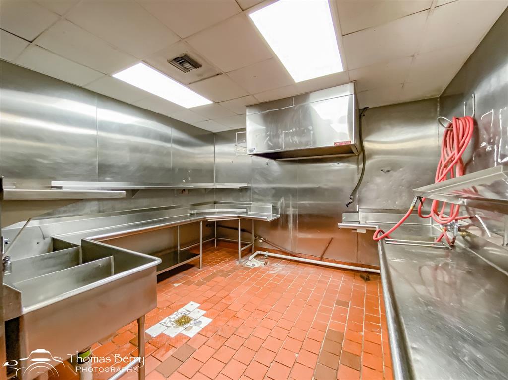 Rhodes Plaza - Commercial Sale