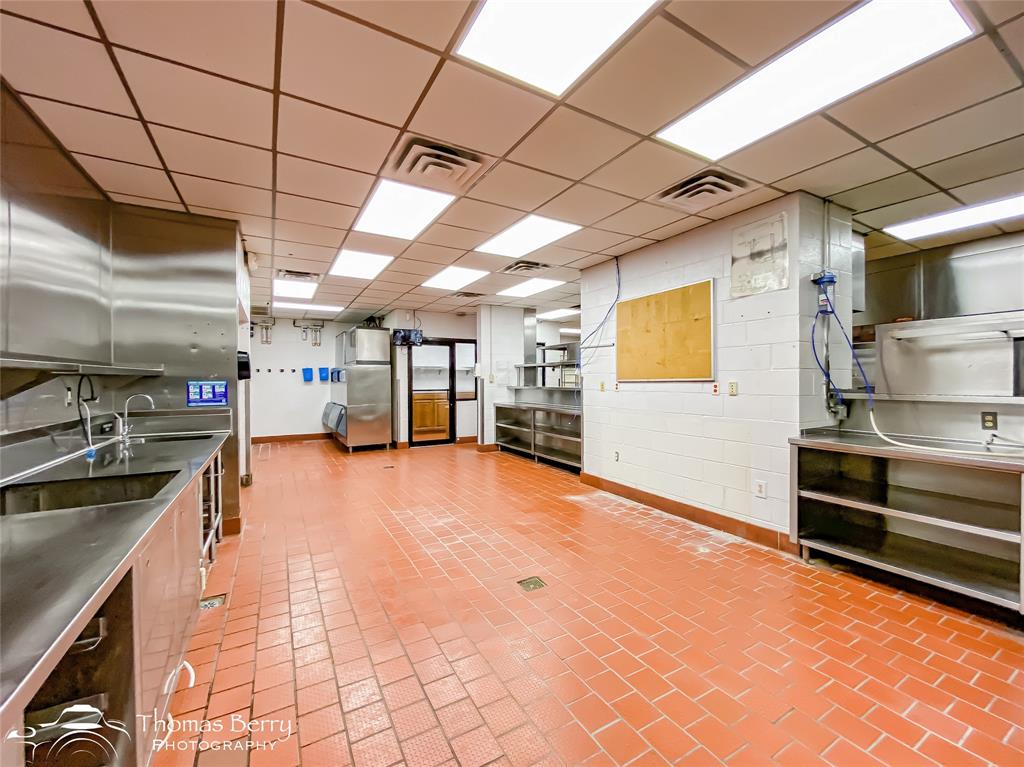 Rhodes Plaza - Commercial Sale