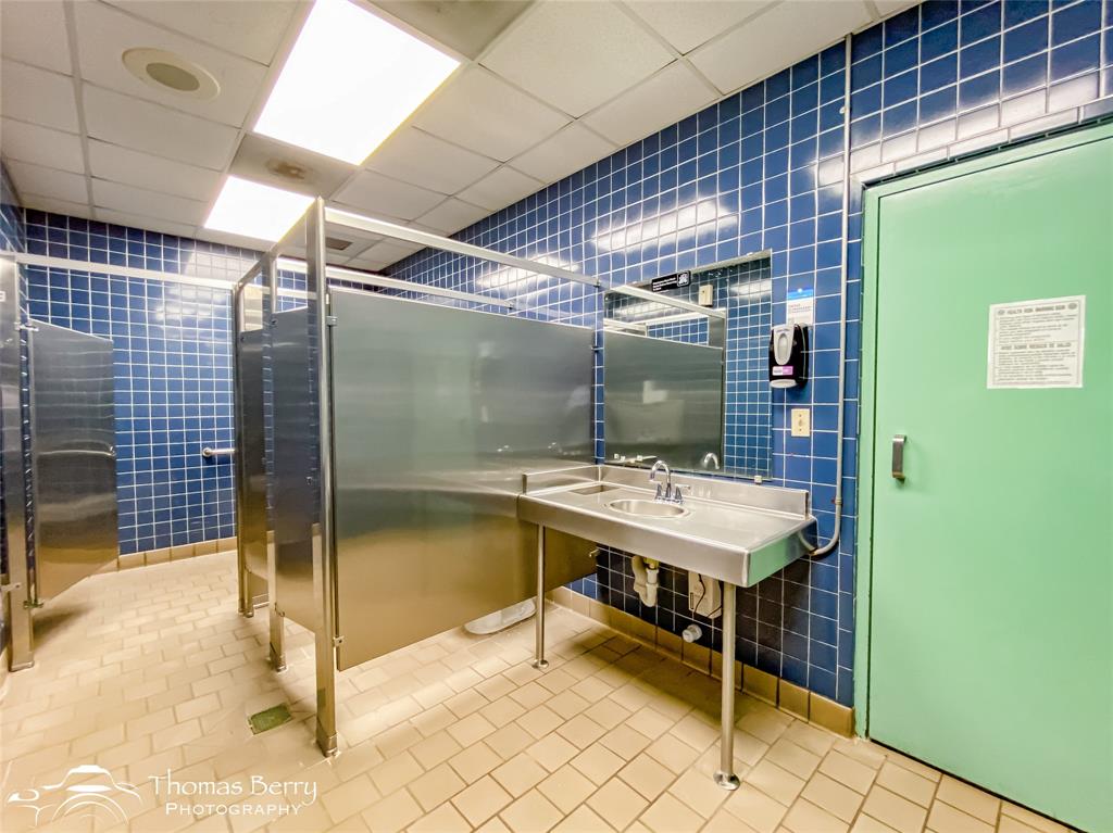 Rhodes Plaza - Commercial Sale