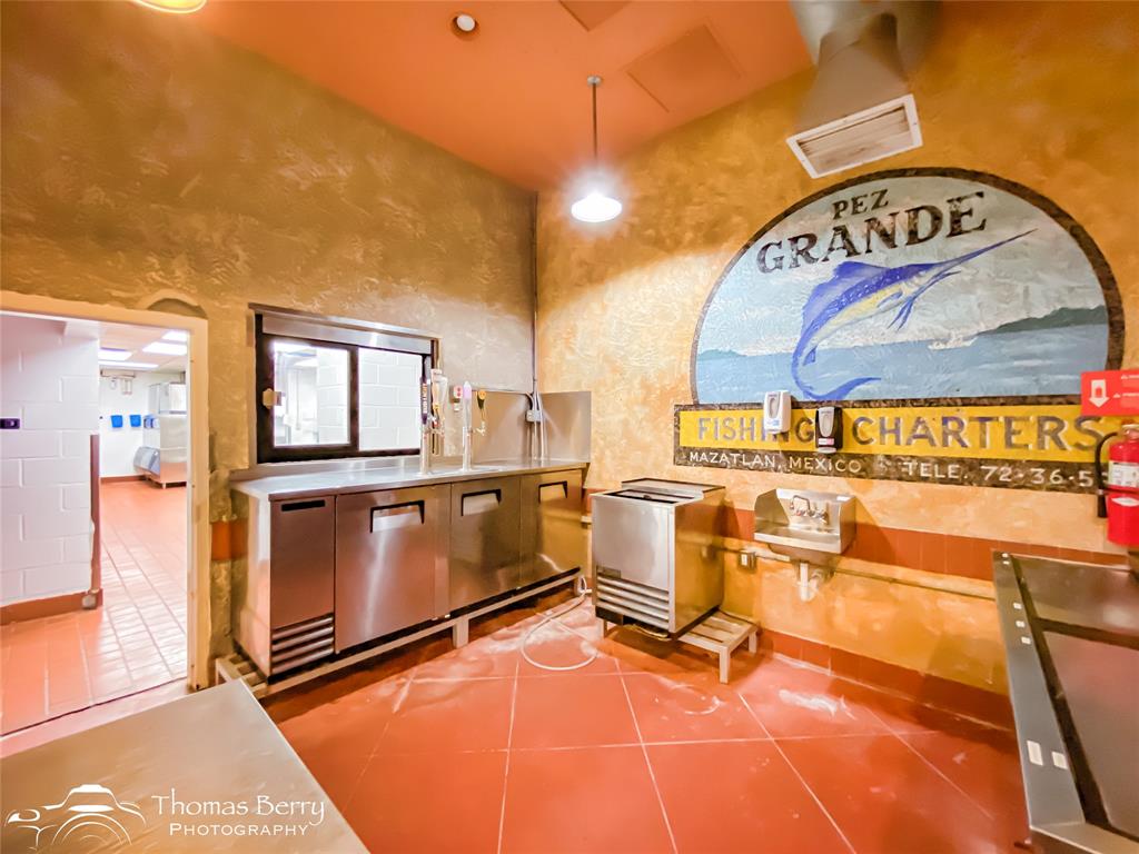 Rhodes Plaza - Commercial Sale