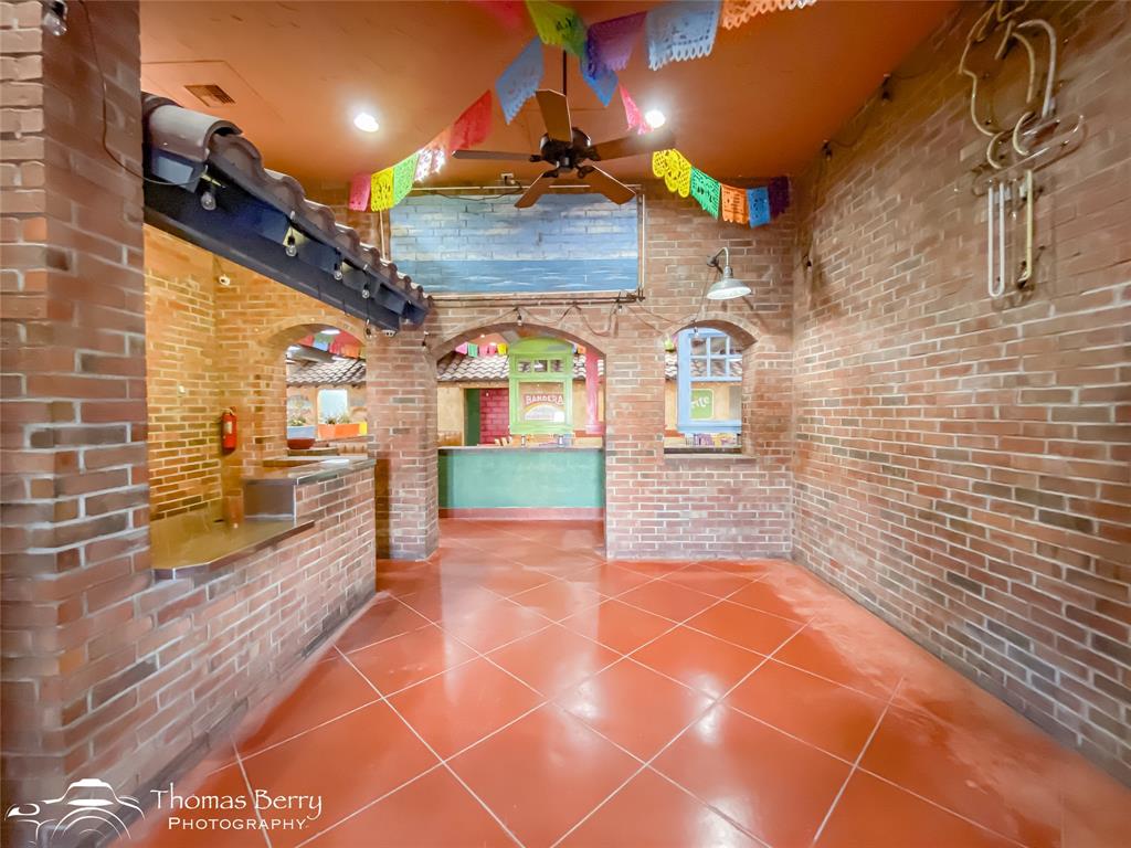 Rhodes Plaza - Commercial Sale