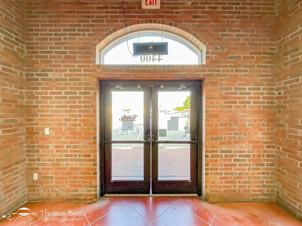 Rhodes Plaza - Commercial Sale