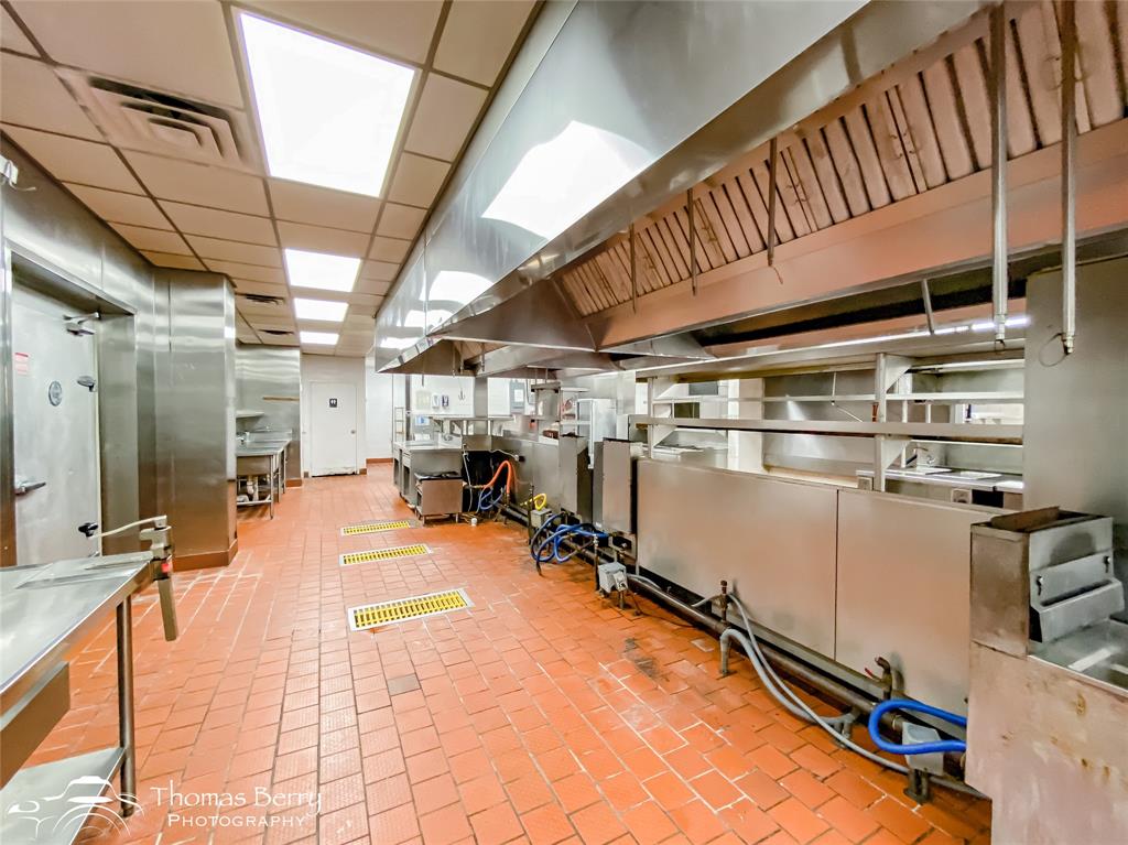 Rhodes Plaza - Commercial Sale