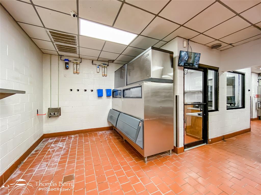 Rhodes Plaza - Commercial Sale