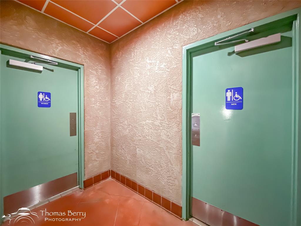 Rhodes Plaza - Commercial Sale