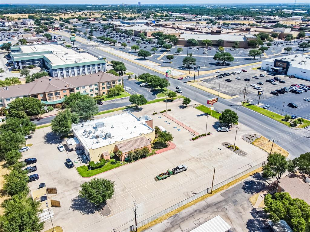 Rhodes Plaza - Commercial Sale