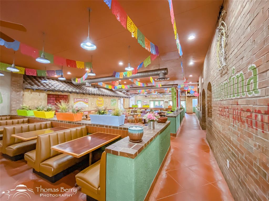 Rhodes Plaza - Commercial Sale