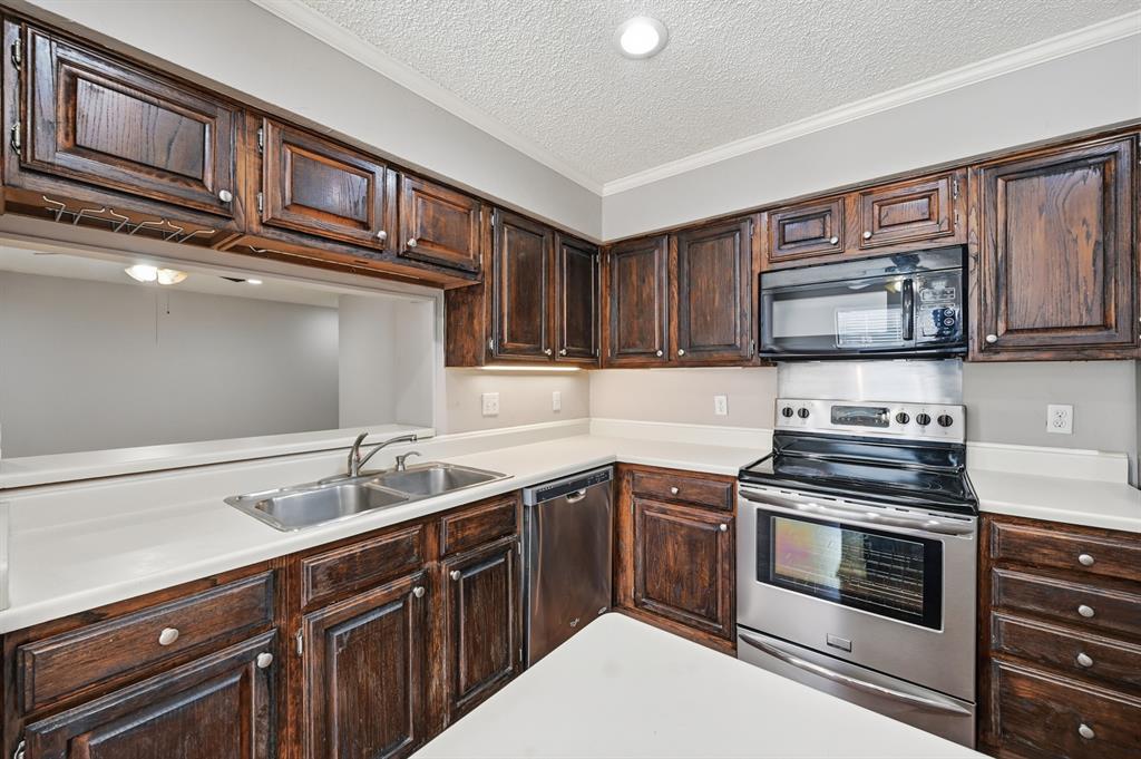 Cloisters Condo The - Residential