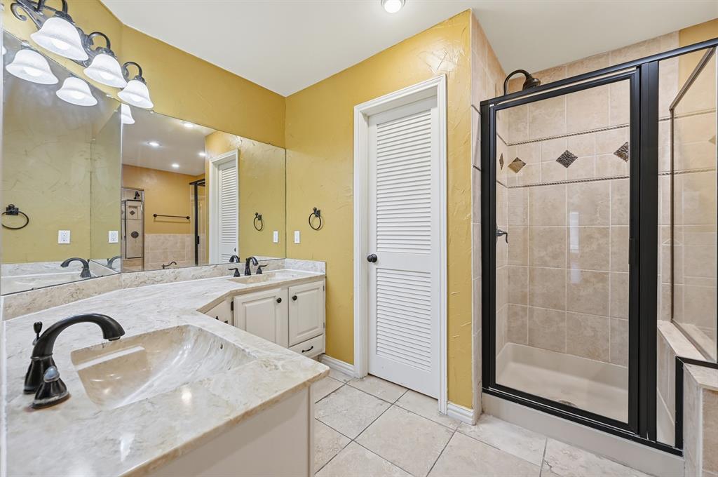 Cloisters Condo The - Residential