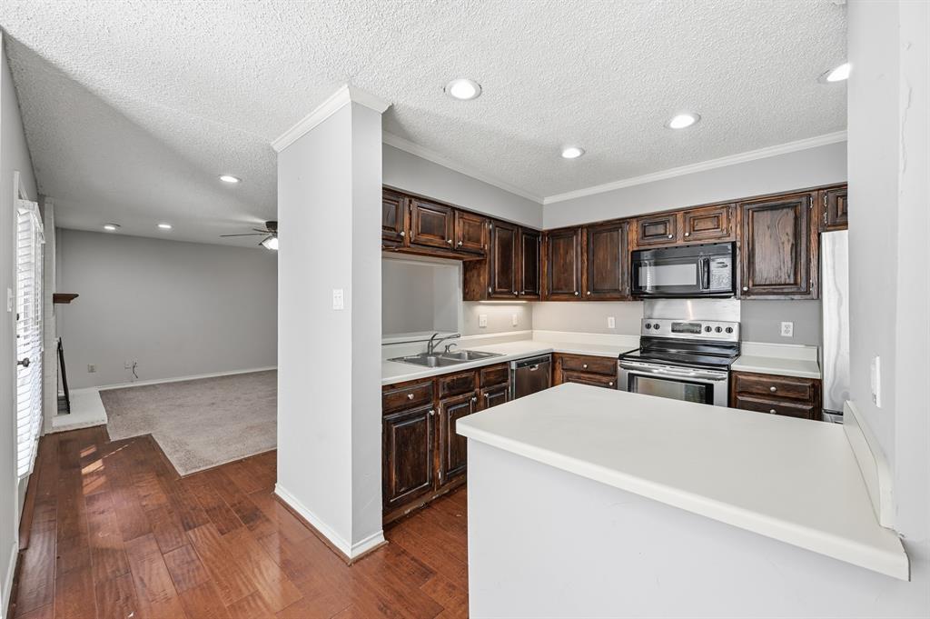 Cloisters Condo The - Residential