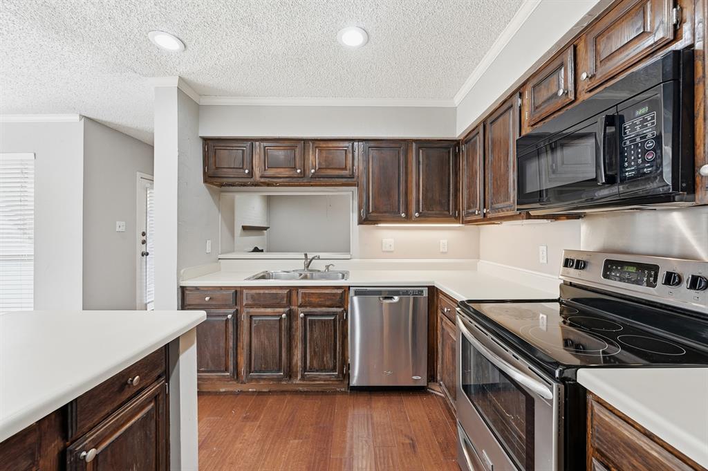 Cloisters Condo The - Residential