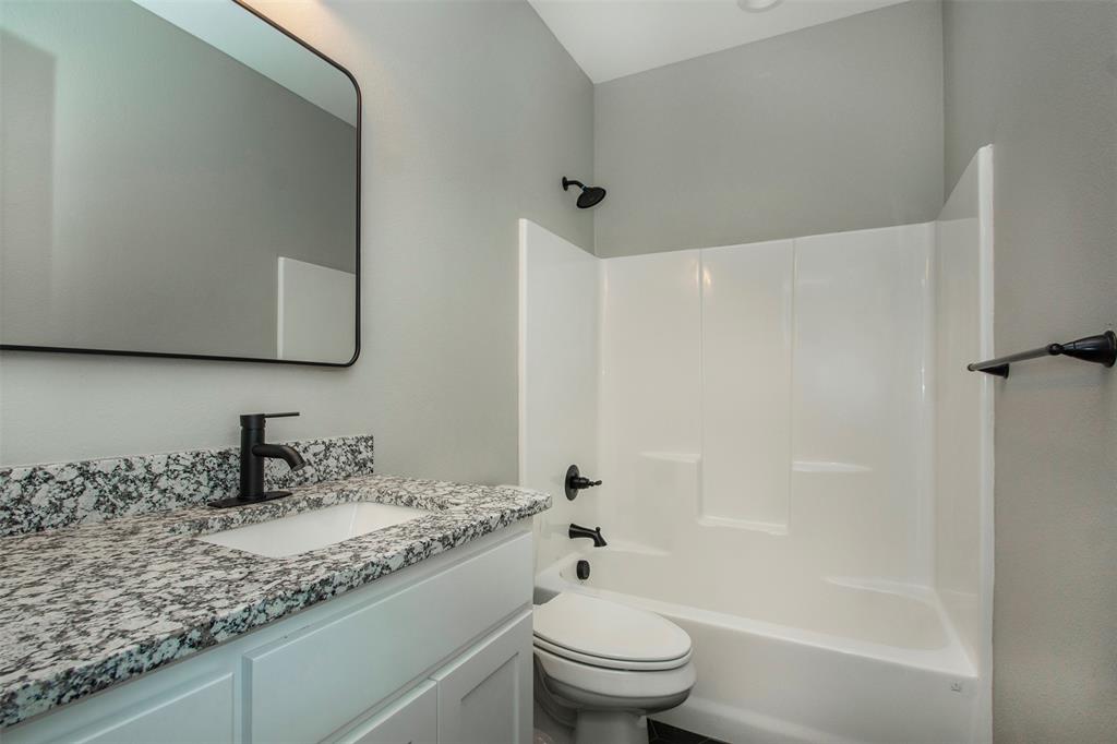 LAMAR M B A-G0704 - Residential Lease