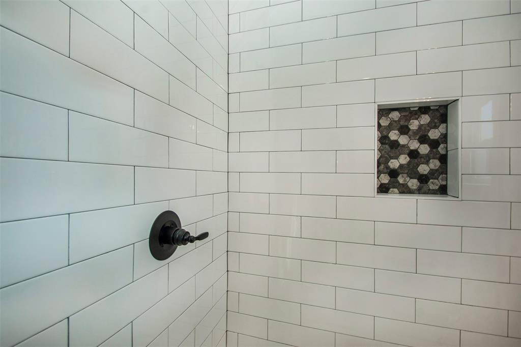 LAMAR M B A-G0704 - Residential Lease