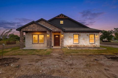 Photo of 749 J L Drive, Valley View, TX 76272 (MLS # 21291154)