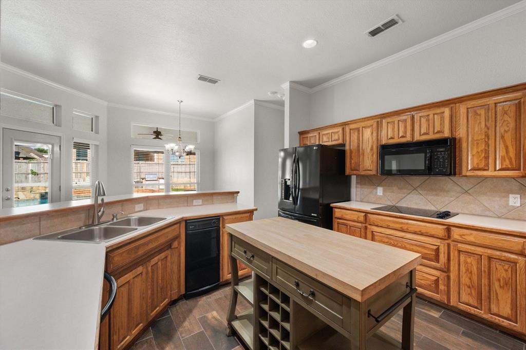 1003 Oak Hill Park