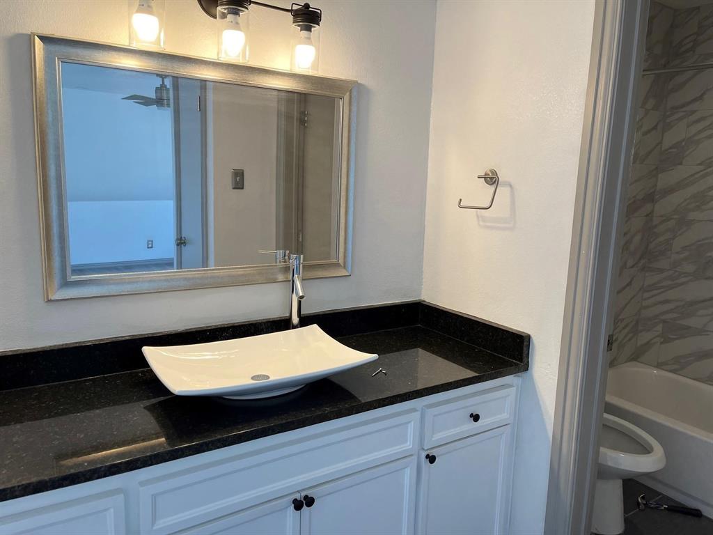 Martys Oak Lawn Add - Residential Lease