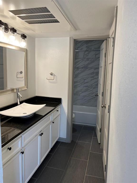 Martys Oak Lawn Add - Residential Lease