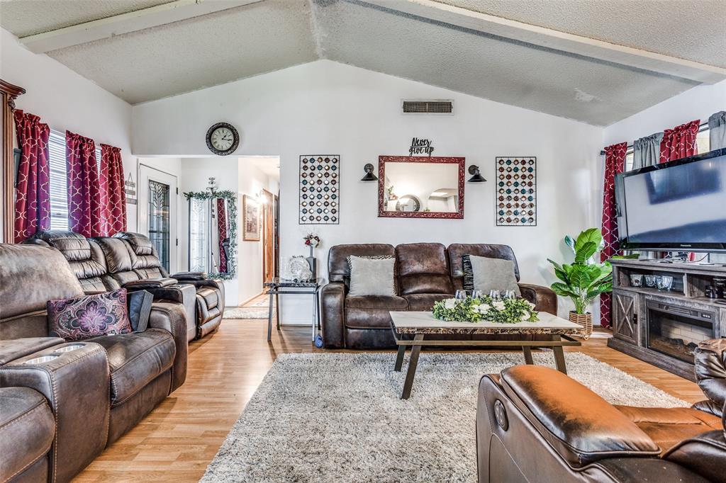 3541 Shorecrest Drive