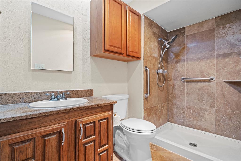 Woodlake 6 - Residential