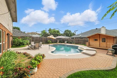 6902 KARA Place North Richland Hills TX 76182