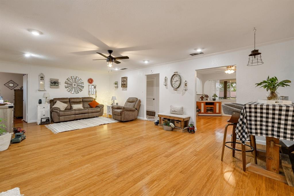 North Richland Hills, Texas 76117, United States, 3 Bedrooms Bedrooms, ,2 BathroomsBathrooms,Residential,Active,91490