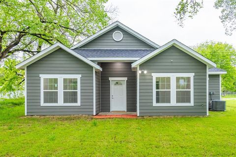 A home in Bonham