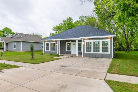 A home in Bonham