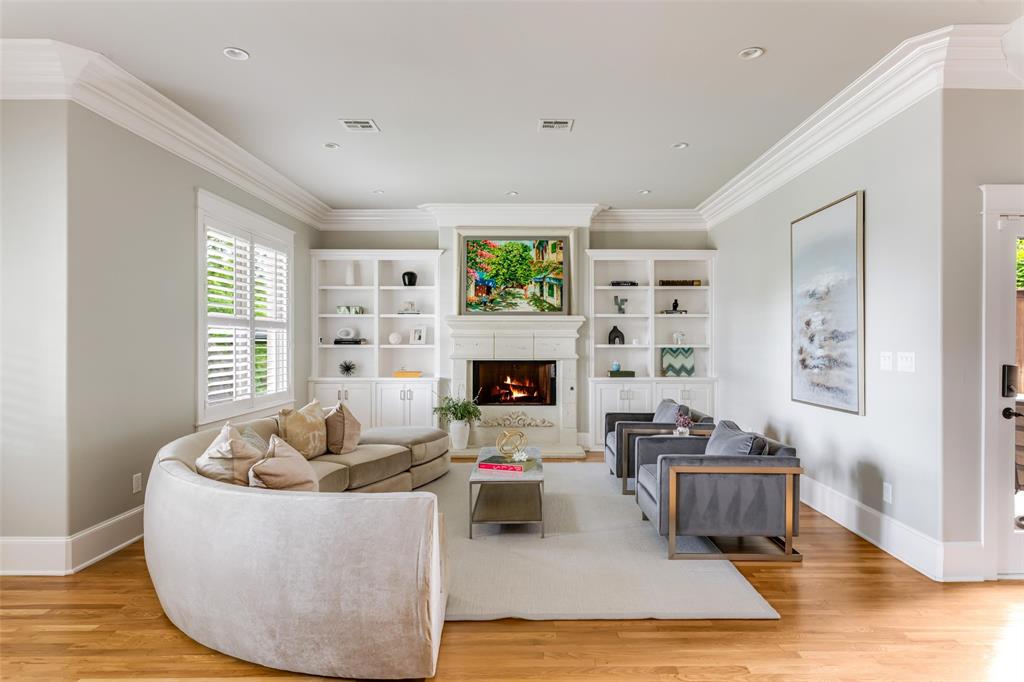 6919 La Vista Drive