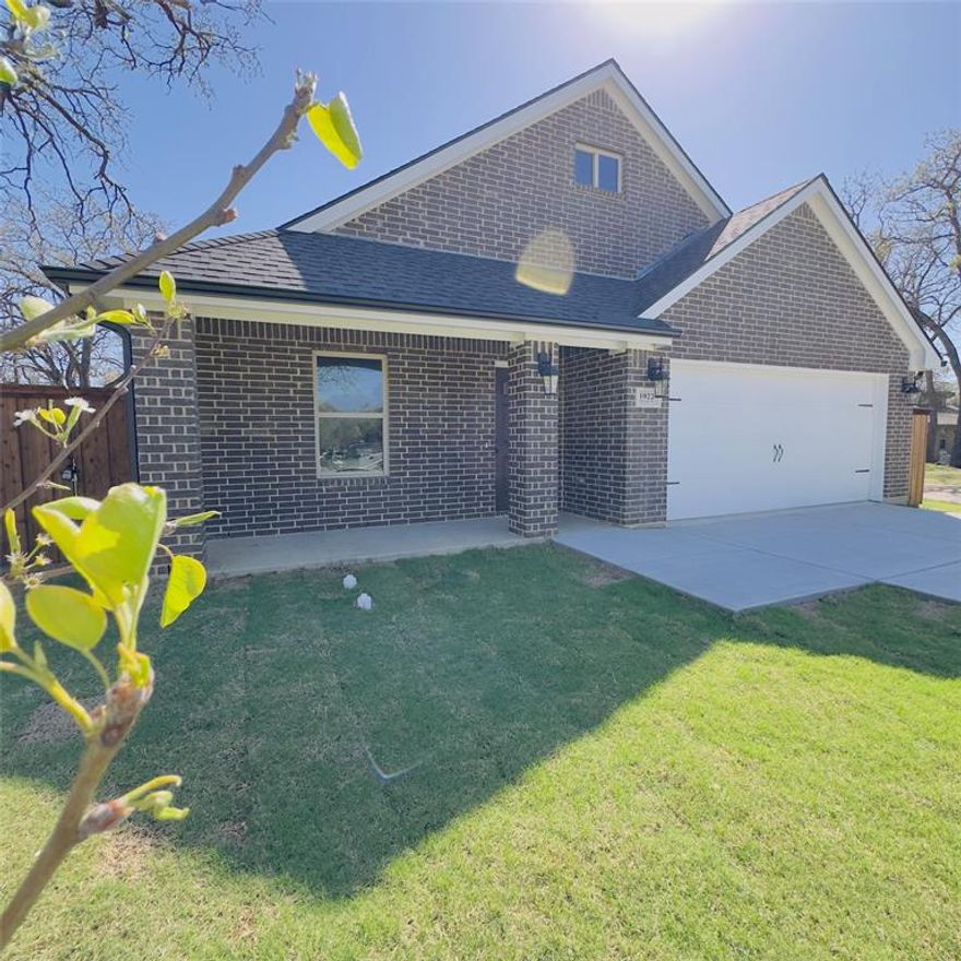 Brand-new, never-lived-in home completed September 2025.
1022 Cheyenne Road, Dallas, TX 75217 is ready for its very first owner.
This modern 3-bedroom, 2-bath home offers a smart, open layout, a 2 car garage, and a huge fenced patio perfect for weekend BBQs, pets, or creating your own outdoor oasis. Conveniently central in Dallas with quick access to I-20 and I-635, making commutes and everyday errands easy.
Move-in ready, new construction, and vacant—schedule your showing today.