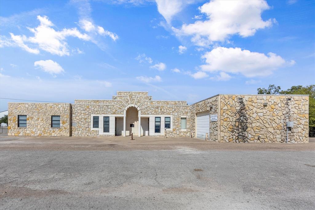 1505 NE Big Bend Trail