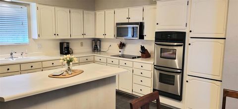 Tiny photo for 610 Hanover Lane, Irving, TX 75062 (MLS # 21099109)