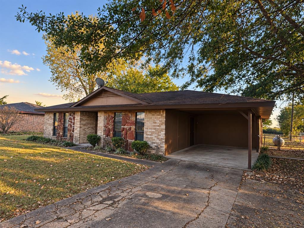 225 Elizabeth Lane
