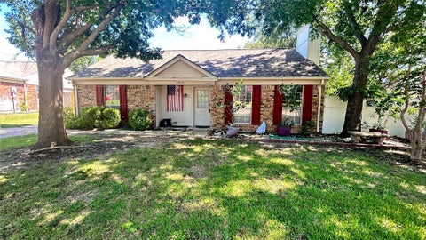 Photo of 3904 Manzinita Street, Fort Worth, TX 76137 (MLS # 21306024)