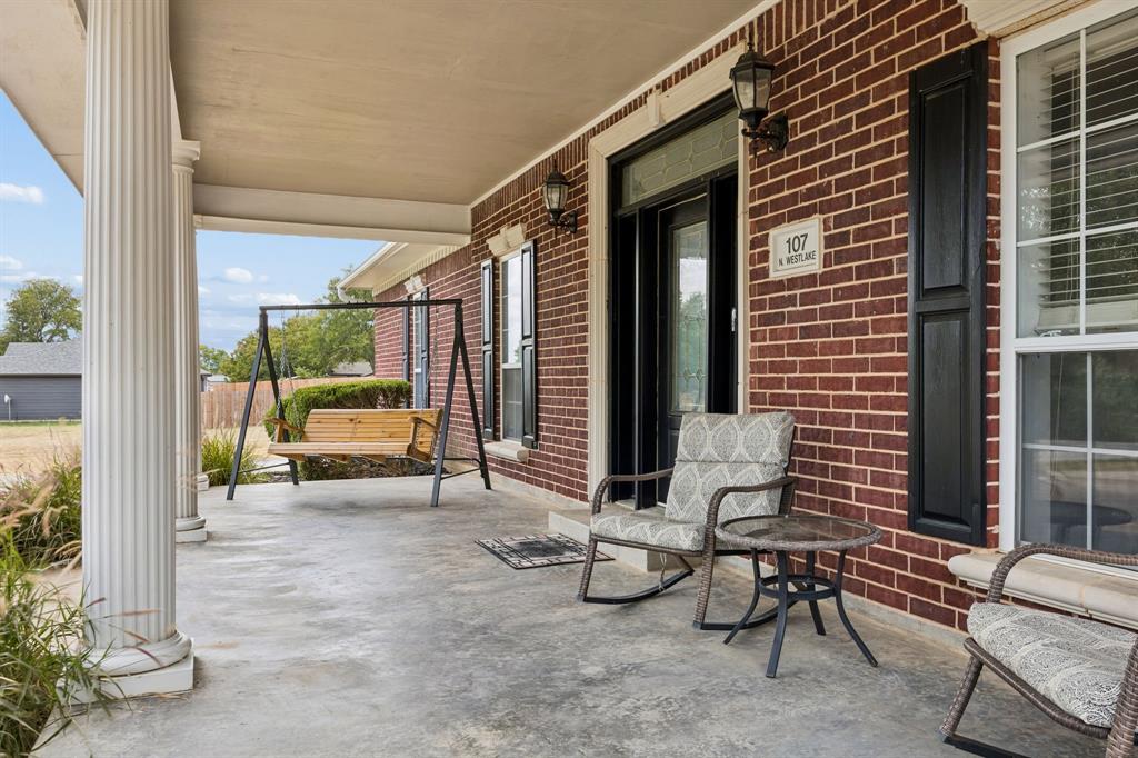 107 N Westlake Drive
