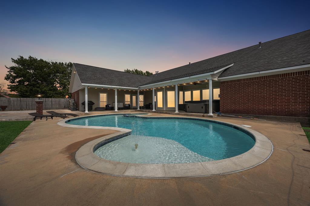 107 N Westlake Drive