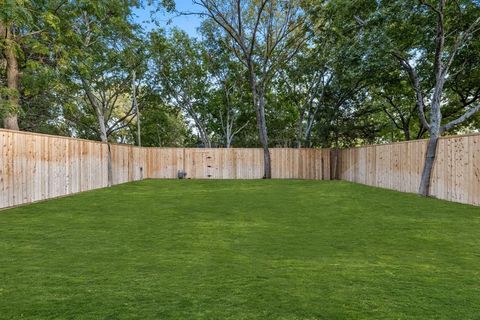 Tiny photo for 8910 Daytonia Avenue, Dallas, TX 75218 (MLS # 21052051)