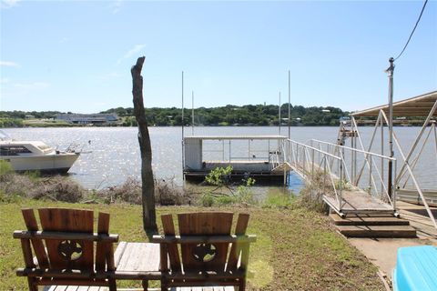 Photo of 225 Avolyne Avenue, Brownwood, TX 76801 (MLS # 21244219)