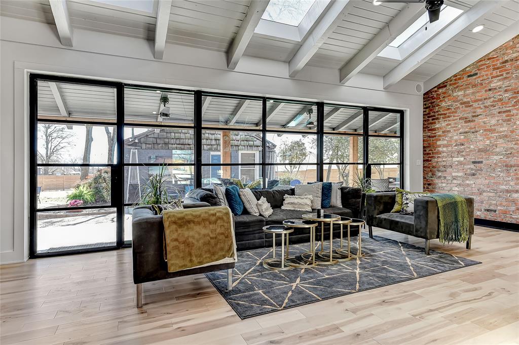 1612 W Washington Street