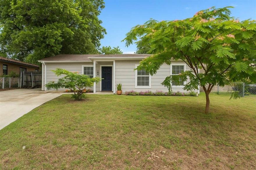 Agents read private remarks - Priced to Move! Now is your chance to grab a great deal on this charming Arlington home! This 3-bedroom, 1-bath residence features a welcoming layout with plenty of natural light, a cozy living area, and a spacious kitchen ready for your personal touch. The exterior boasts mature trees and a private backyard perfect for relaxing or entertaining. Conveniently located near parks, schools, shopping, and major highways, this property offers both comfort and accessibility. All offers will be pending bank approval, so act fast to make this home yours before it’s gone! This home has amazing potential for homeowners and investors alike.