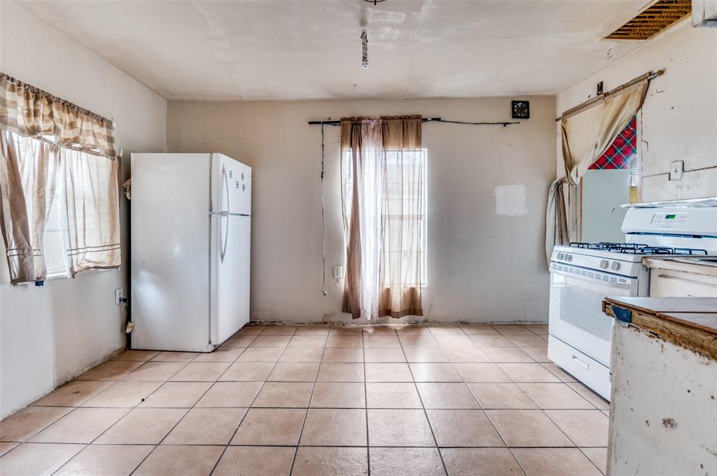 Joe A 02 Irvin - Residential