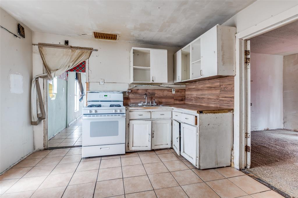 Joe A 02 Irvin - Residential