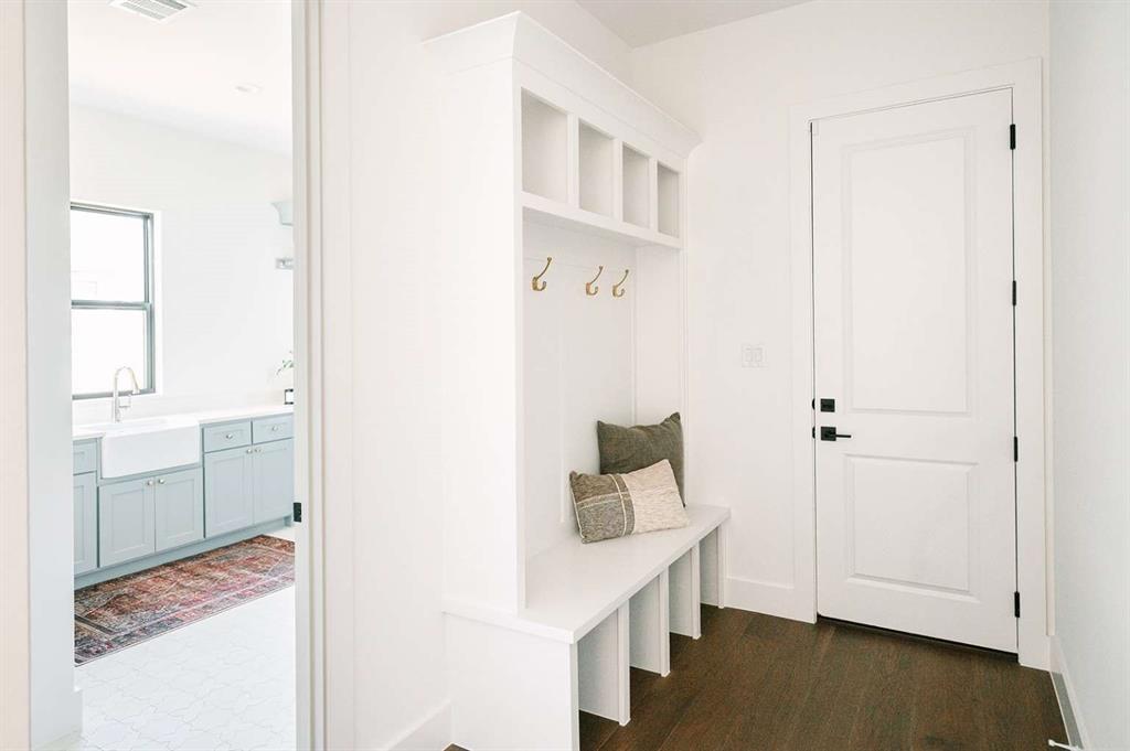 Bella Flora - Residential