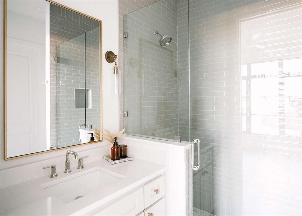 Bella Flora - Residential