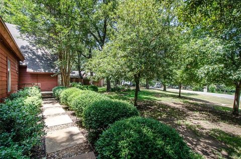 A home in Streetman