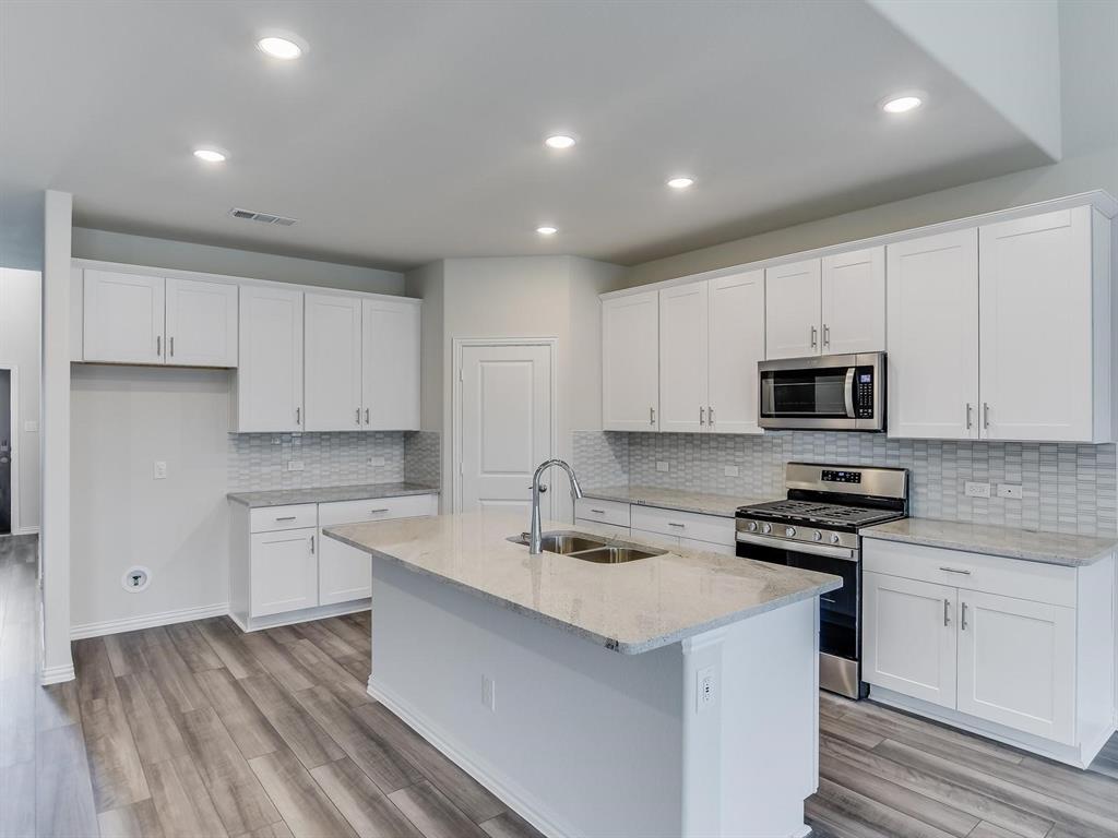 Melissa, Texas 75454, United States, 5 Bedrooms Bedrooms, ,3 BathroomsBathrooms,Residential,Pending,133909