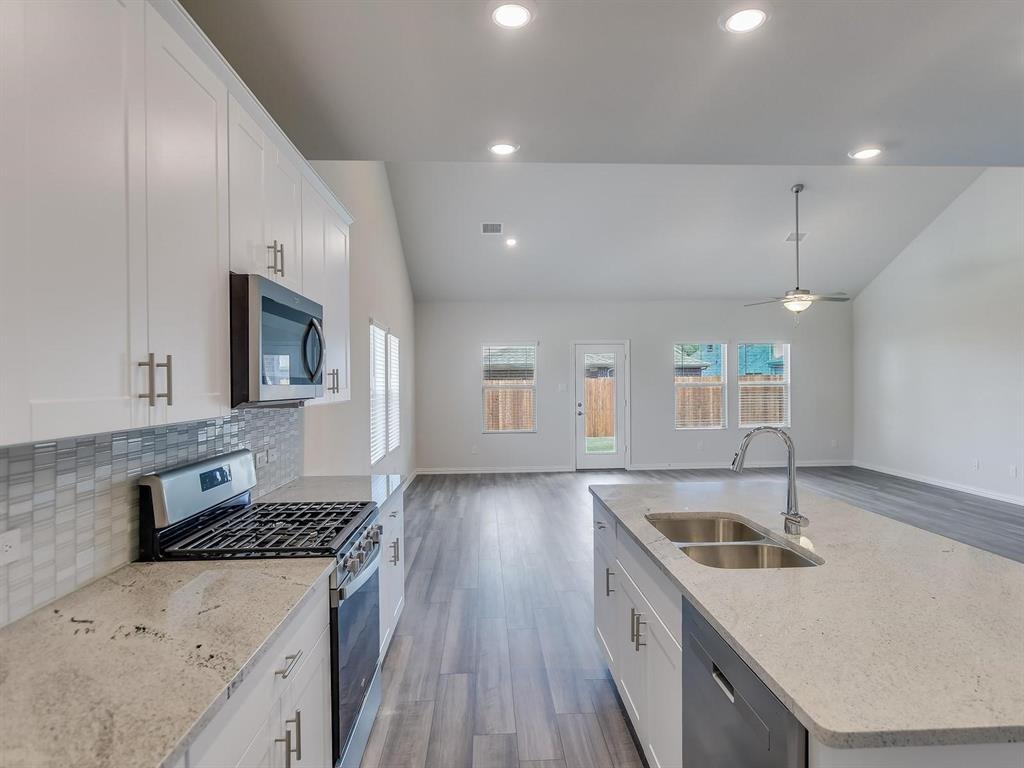 Melissa, Texas 75454, United States, 5 Bedrooms Bedrooms, ,3 BathroomsBathrooms,Residential,Pending,133909